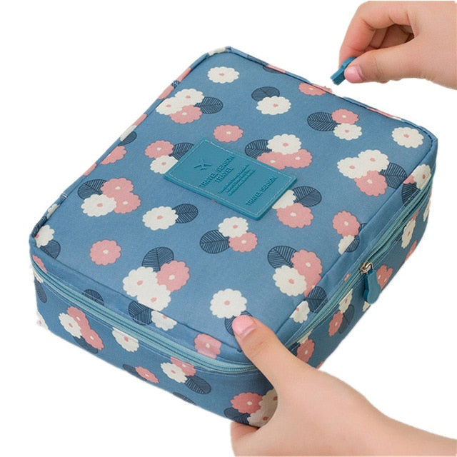 fashion Travel Nylon beauty makeup bags water-proof cosmetics bags bathroom organizer of Women portable bath hook washing up bag
